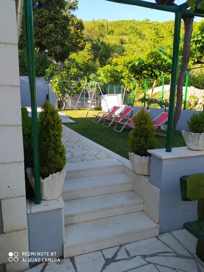 Holiday Home Zezevica - Heated Pool Sestanovac Екстер'єр фото
